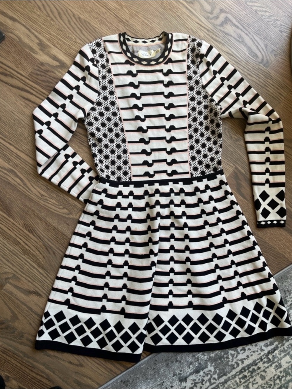 Eliza J Black and Cream Patterned Long-Sleeve Girls Dress